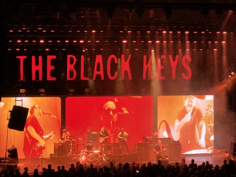 Threefer – The Black Keys at Pine Knob